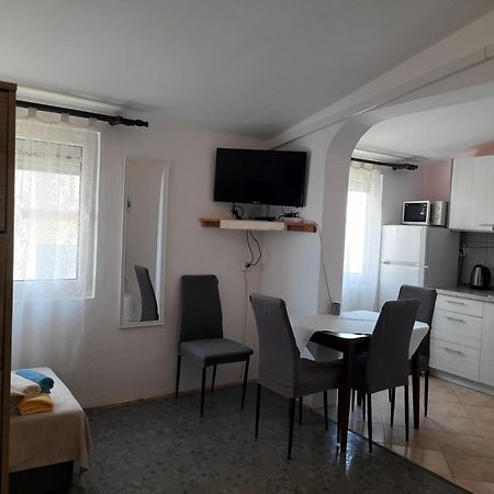 Apartments Ninske Vodice Habitación foto