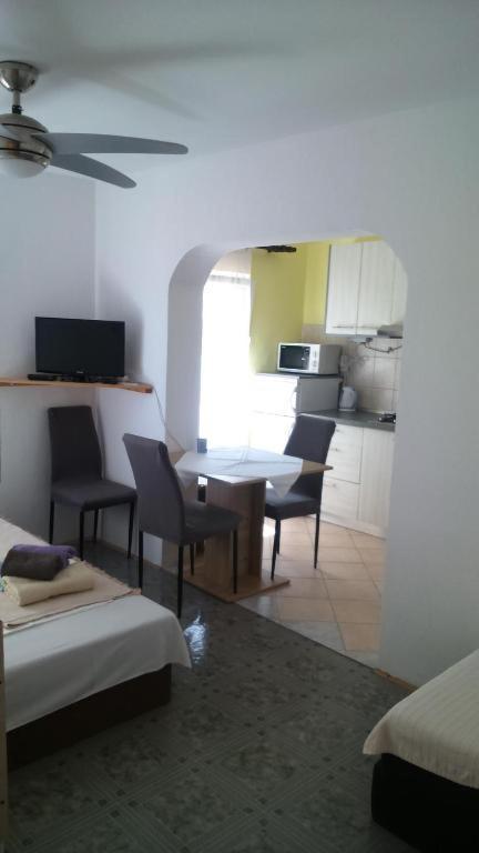 Apartments Ninske Vodice Habitación foto